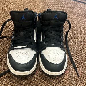 Nike air Jordan 1mid racer blue size 2.5